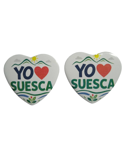 Lleva contigo un recuerdo único de Suesca, Cundinamarca, con nuestros pines y botones prendedor con gancho disponibles en forma 