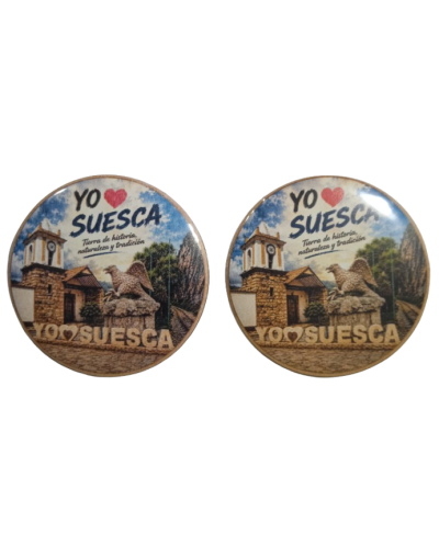 Lleva contigo un recuerdo único de Suesca, Cundinamarca, con nuestros pines y botones prendedor con gancho disponibles en forma 