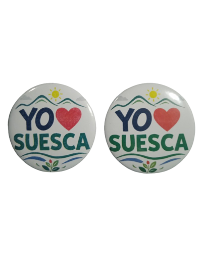 Lleva contigo un recuerdo único de Suesca, Cundinamarca, con nuestros pines y botones prendedor con gancho disponibles en forma 