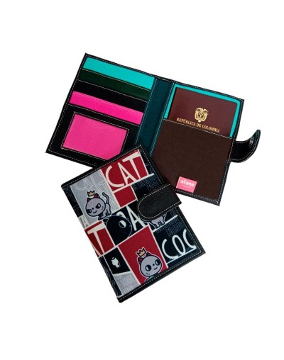 Portapasaporte de la colección Allcats Atara