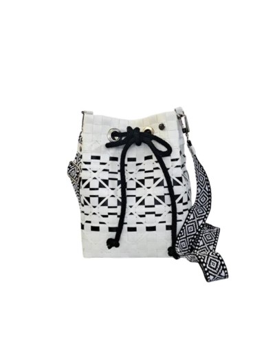 Mochila Lourdes Blanca y Negro Étnico (Pieza Única)