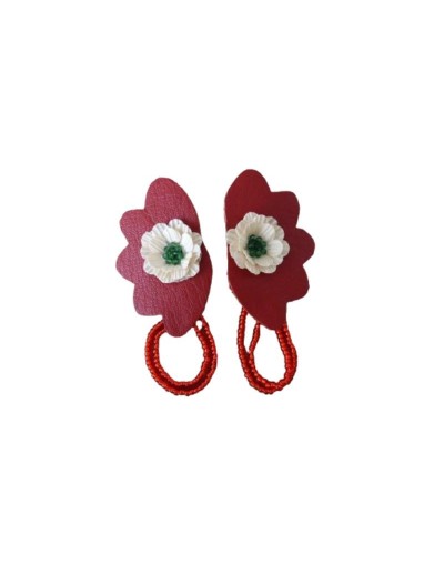 ARETES EN CUERO  FLORES 