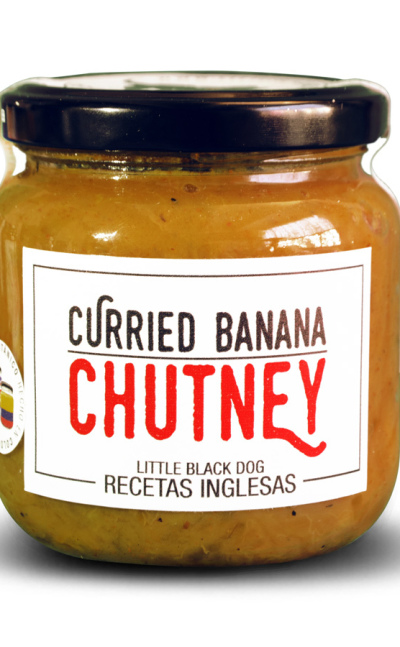 Curried banana chutney o conserva británica de banano pimentón y especias de la india