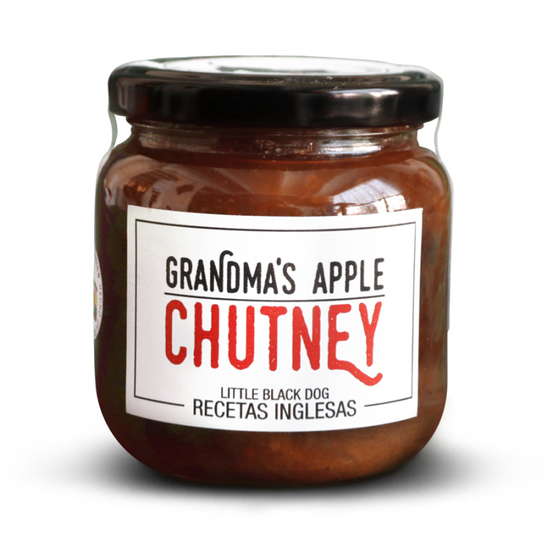Grandma's apple chutney o conserva británica de manzana ciruela cebolla y especias