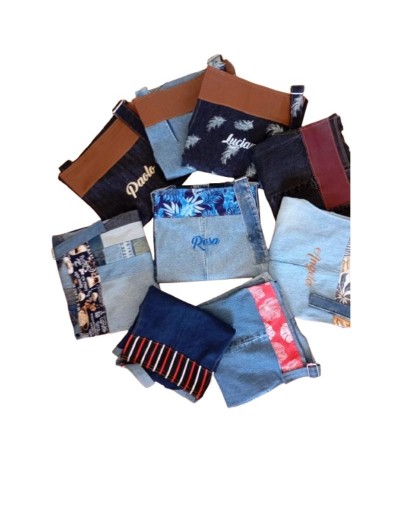 Delantal en denim con detalles