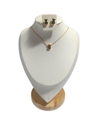 Juego de cadena y aretes dorados