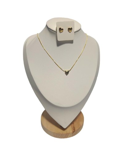 Juego de cadena y aretes dorados