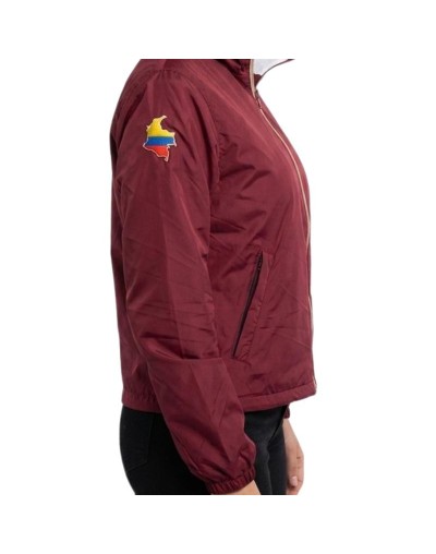 Chaqueta rompevientos vinotinto