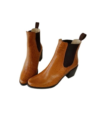 Botines en cuero gravado