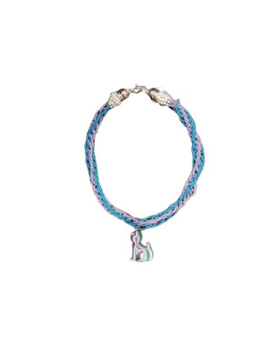Collar Kumihimo con mostacillas azules y moradas y dije de gato tornasolado sintético 