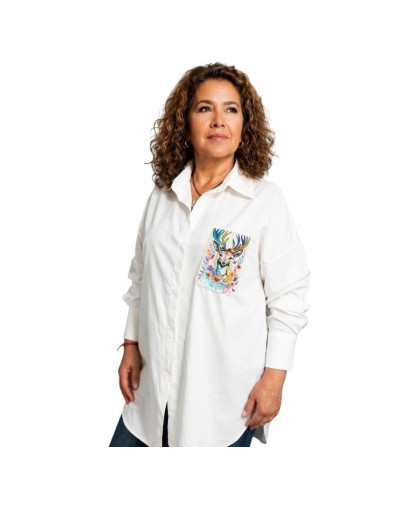 Blusa blanca con diseño en cuero residual