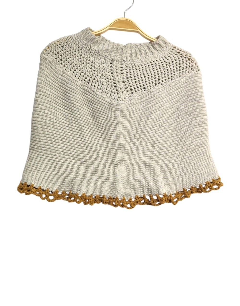 Capa Sienna Tejida a Mano | Moda Artesanal en BazzarBog