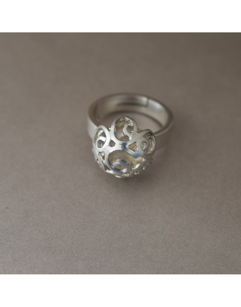 Anillo trazos danzantes pequeño