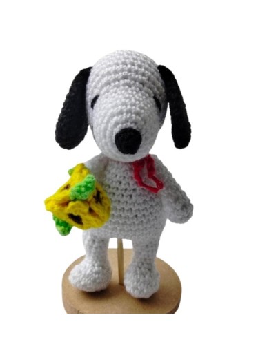 Amigurumi Snoopy con ramode flores
