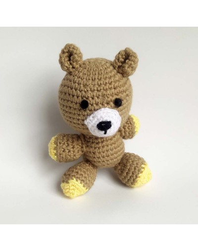 Mini oso tejido amigurumi