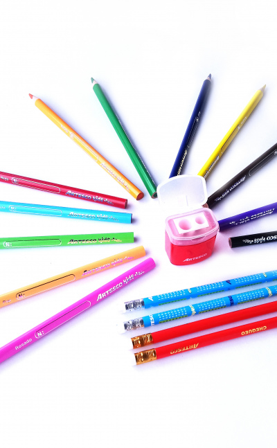 EC04 - Colores Jumbo x 12 + 2 lápices2B + 2 lápices rojos + Sacapunta