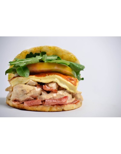 Arepa pollo bacon 