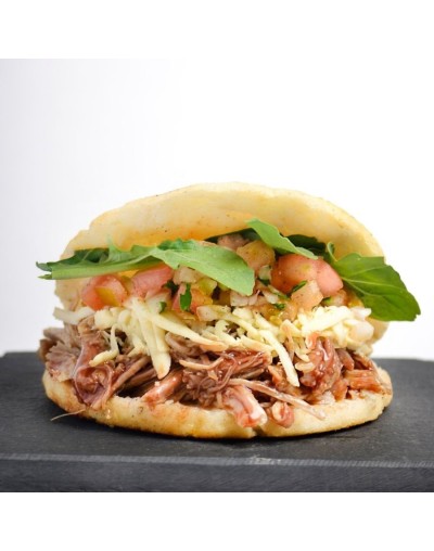 Arepa cochinita pibil 
