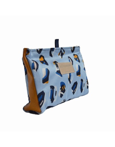 Kit de aseo personal azul estampado