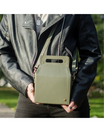 Cubeto  bolso cuadrado pequeño para mujer en cuero 