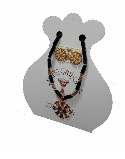 Set collar y aretes necklace and earring set Diseño hecho en filigrana Cultura Tairona Filigree design Tairona culture