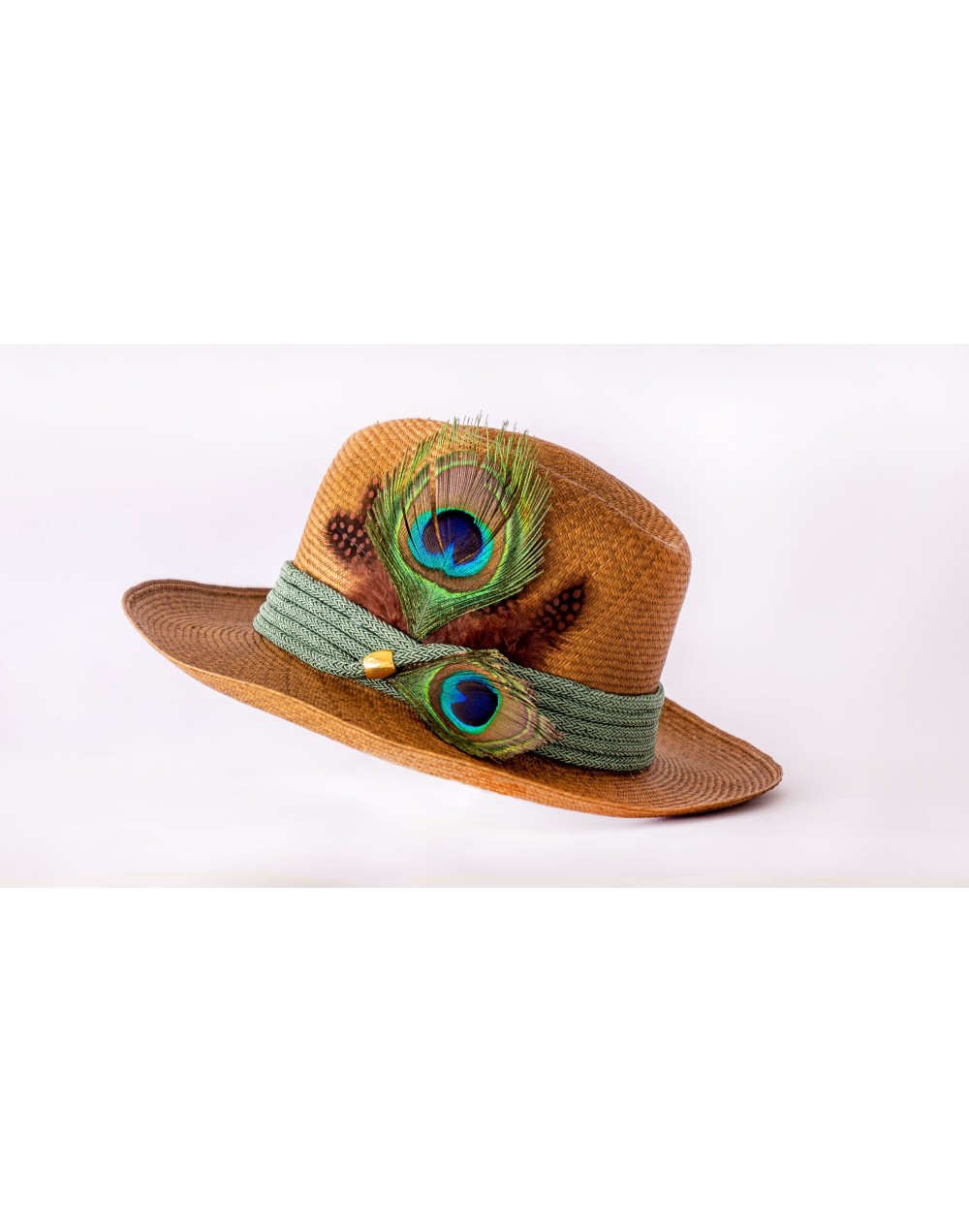 Sombrero Etéreo Pavo Real  Ana Martin