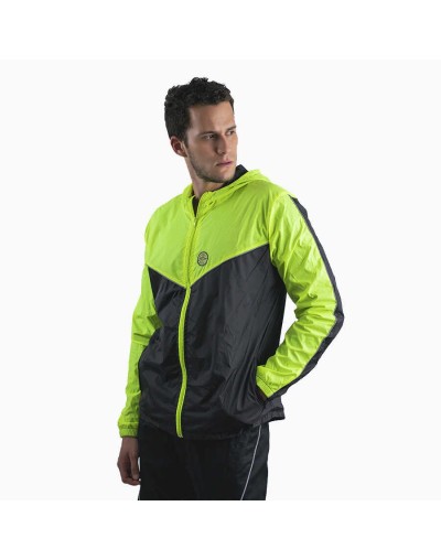 Chaqueta deportiva rompevientos con forro interno negro con amarillo neón