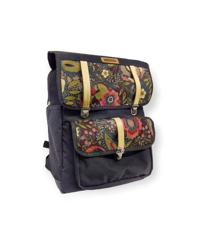 Morral impermeable con apliques en cuero Tequendama