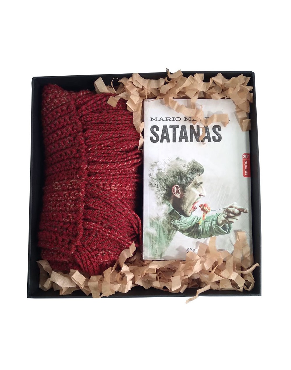 Libro satanás  bufanda