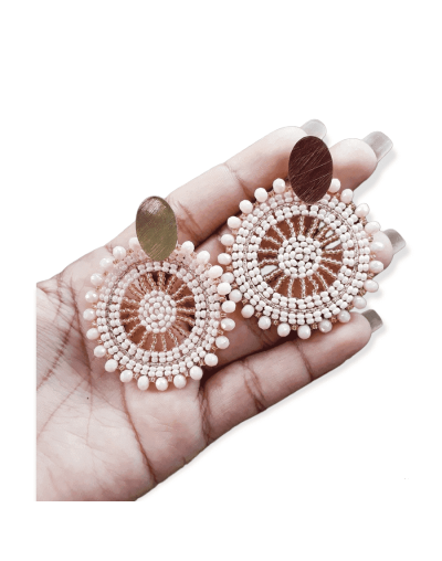 Aretes tejidos en mostacilla