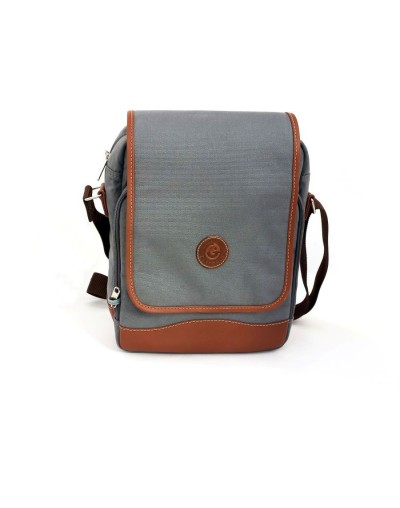 Bolso hombre tipo manos libres gris con tapa