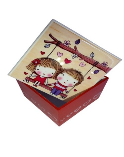 Caja pareja en columpio