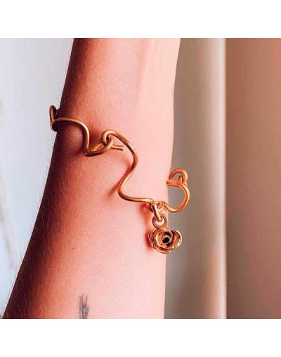 Pulsera rosa en bronce bañada en oro 24 quilates