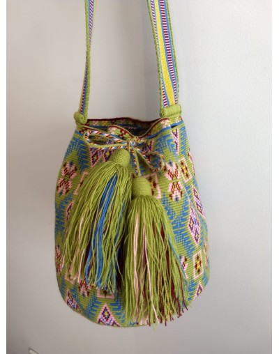 MOCHILA VERDE MANZANA ROSADA Y UVA 