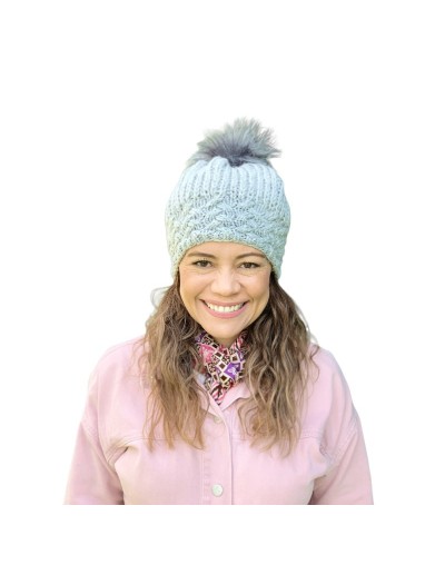 Gorros con bolita tengo frio