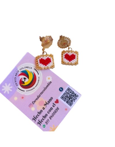 Aretes en corazon cuadrado
