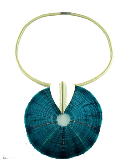 Collar hojas