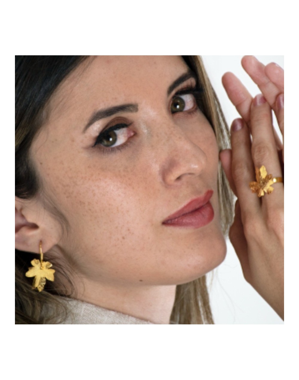Aretes y anillo mano de león