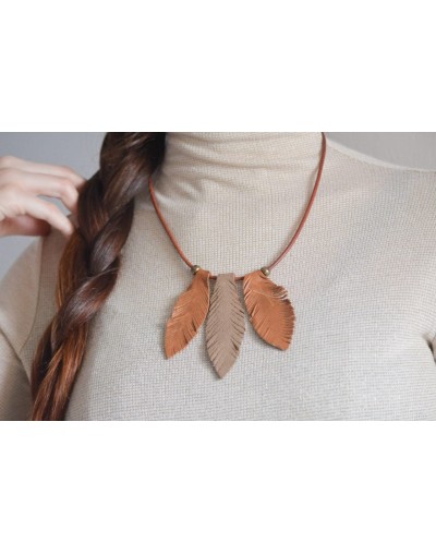 Collares en cuero artesanal