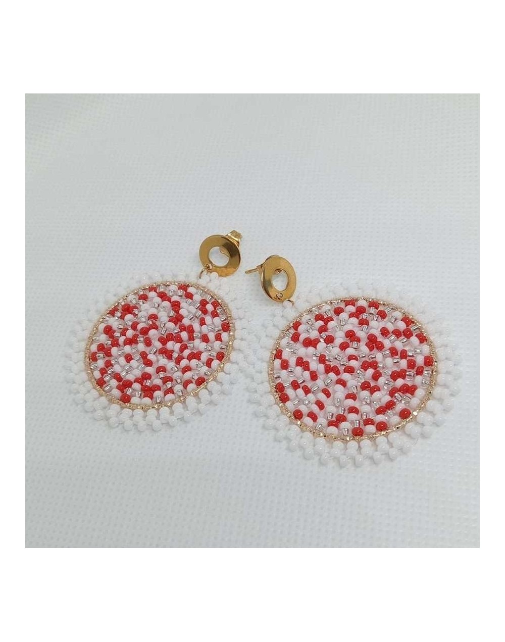 Pendientes circulares tejidos