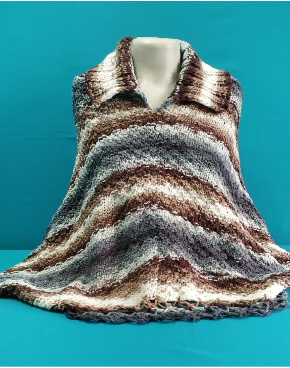 PONCHO TEJIDO A MANO P10