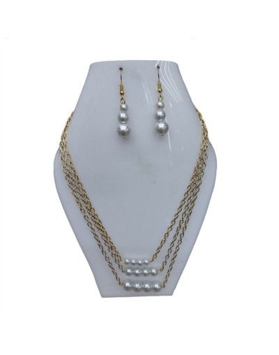 Collar en cadena y perlas blancas