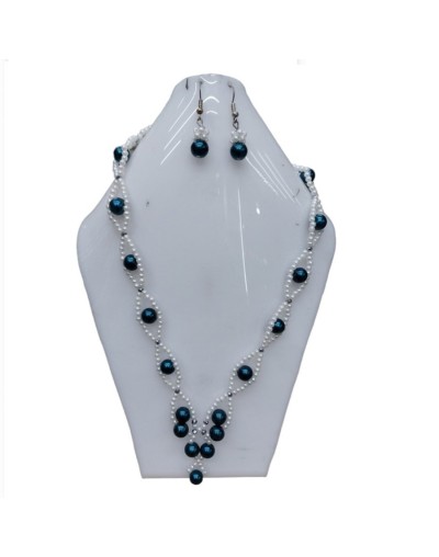Conjunto de collar y aretes combinado
