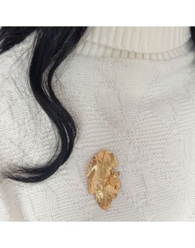 Broche escarabajo dorado