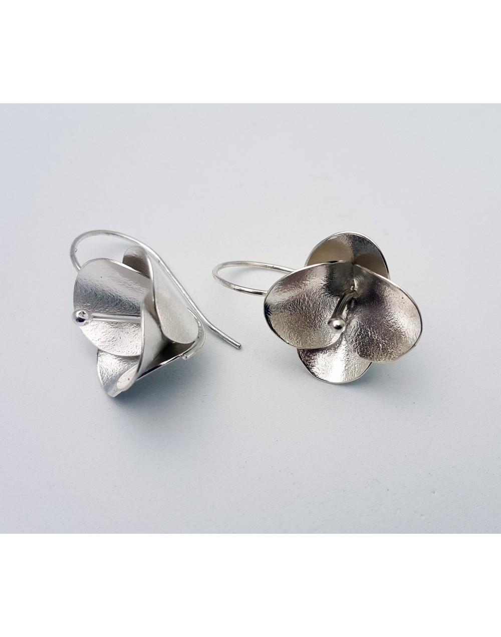 Aretes Astromelias