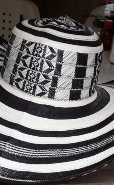 Sombreros Vueltiaos de 19 pares de palmitas