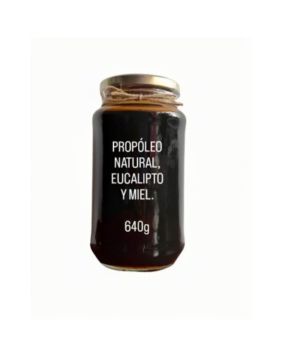 Propóleo con eucalipto a base de miel de abejas. Presentaciones 320g y 640g.