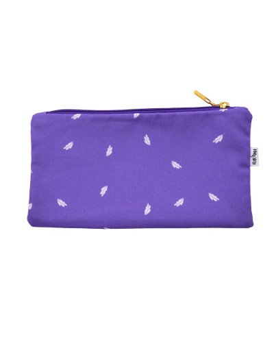 Cosmetiquera morada y bamba