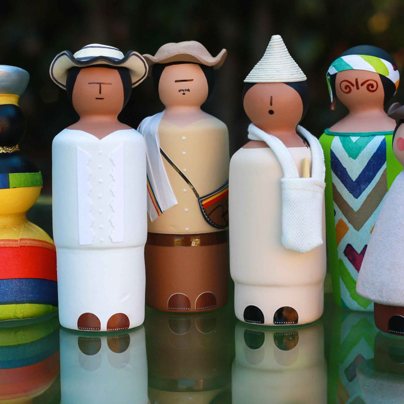 Costeños furas colombianos en cerámica Cerámica María Angélica Figuras de Colombianitos