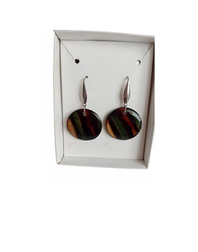 Aretes en guadua pintado a mano en resina.